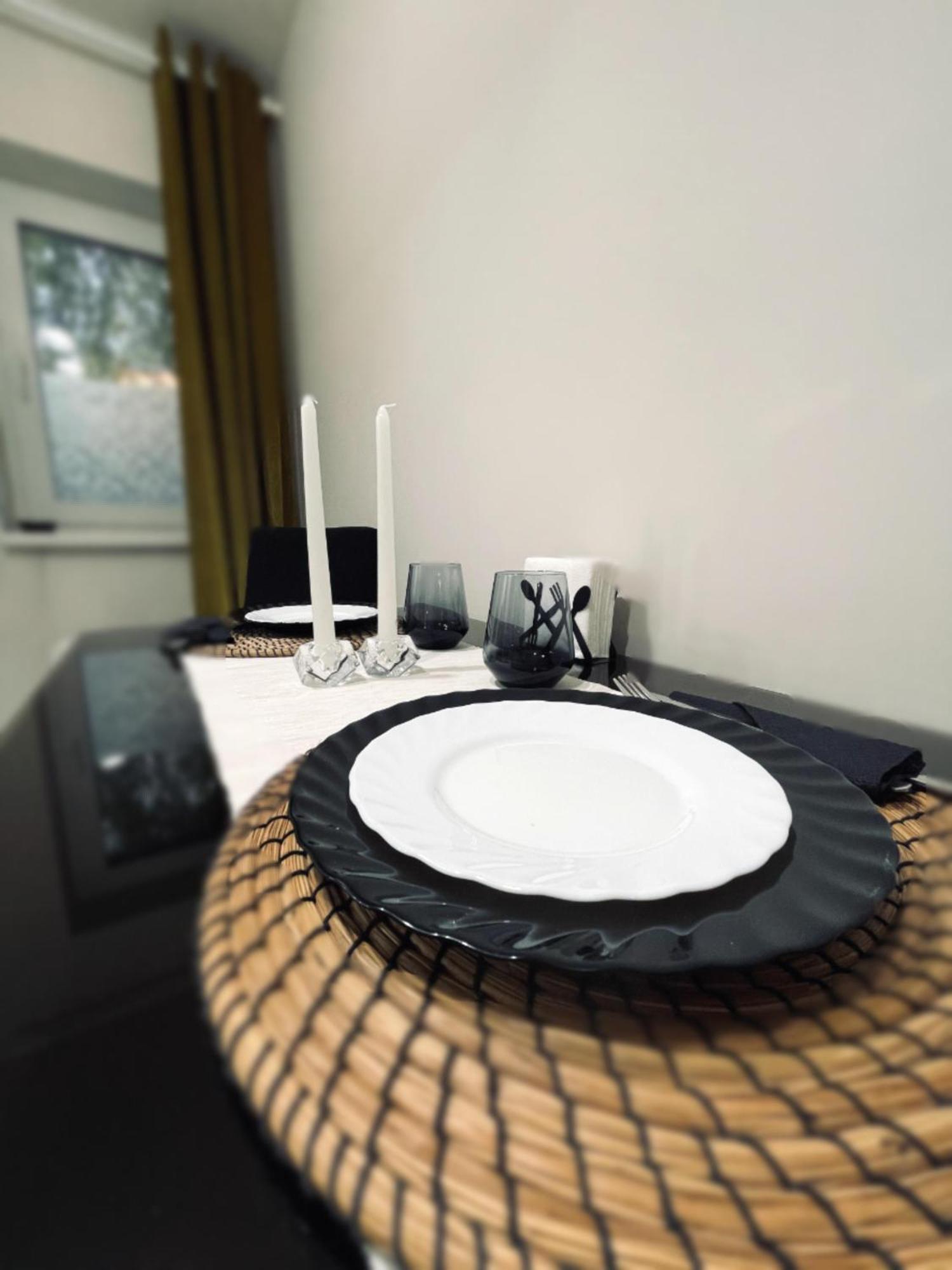 Jsn House - Private Parking & Premium Services Bukarest Kültér fotó